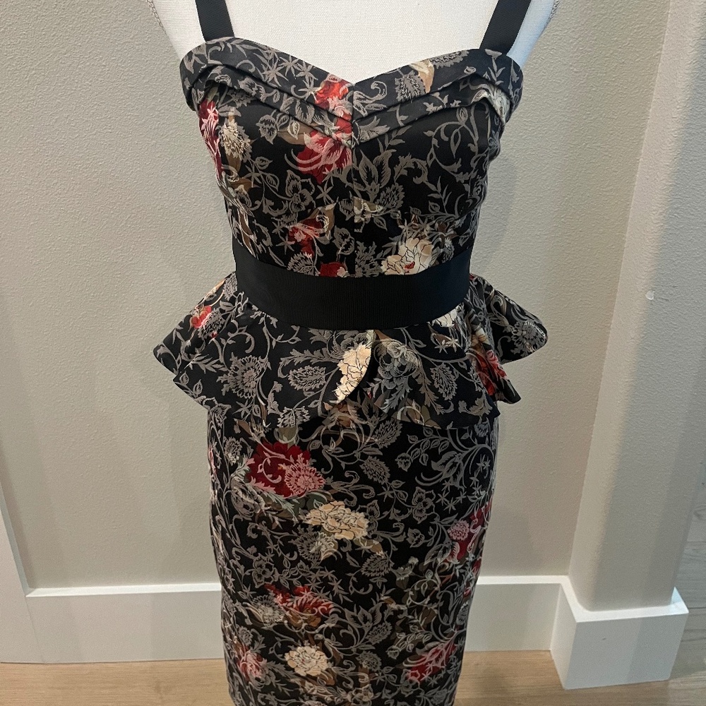 Stunning Cocktail Dress with Adjustable Straps